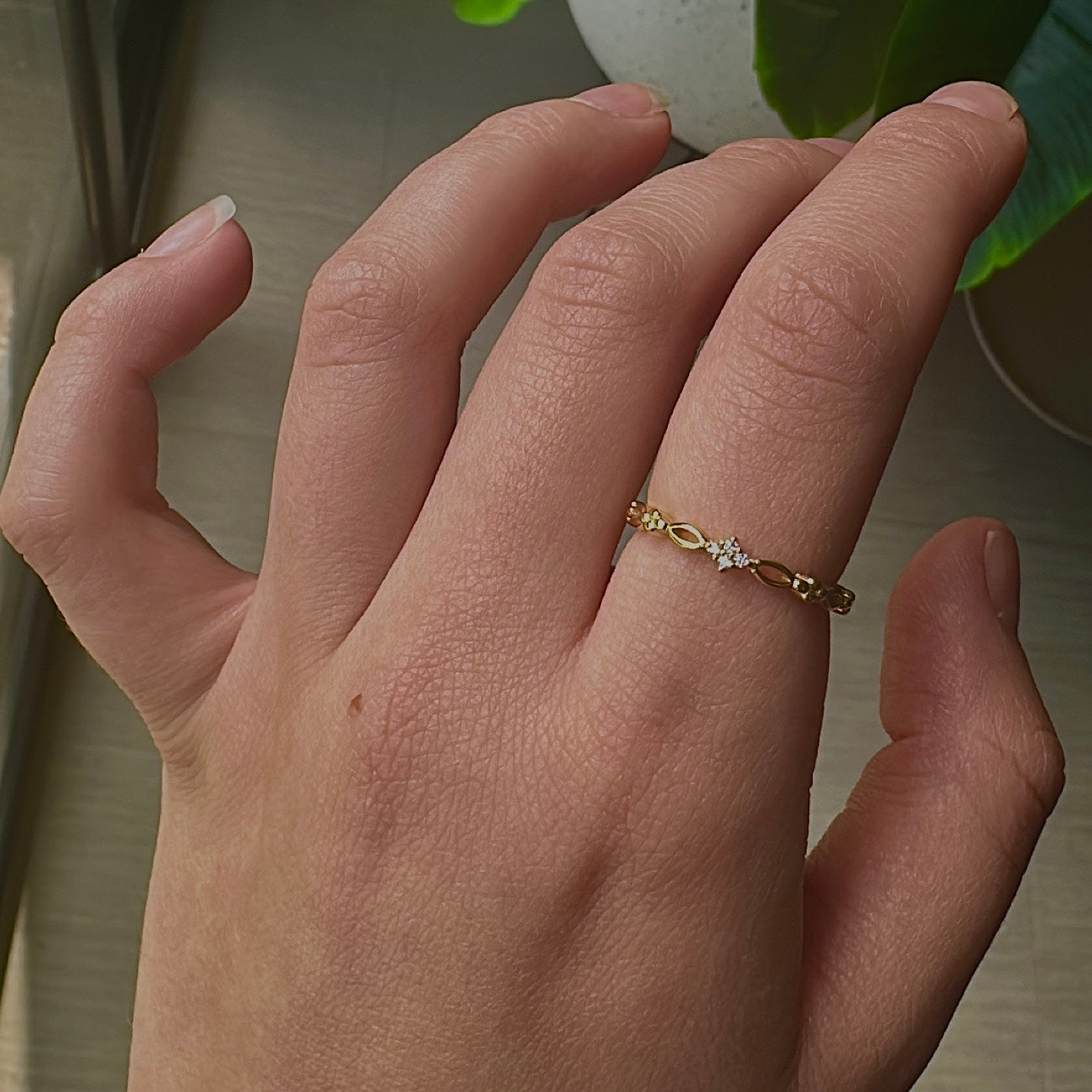 'Viola' Dainty Ring Gold/Silver