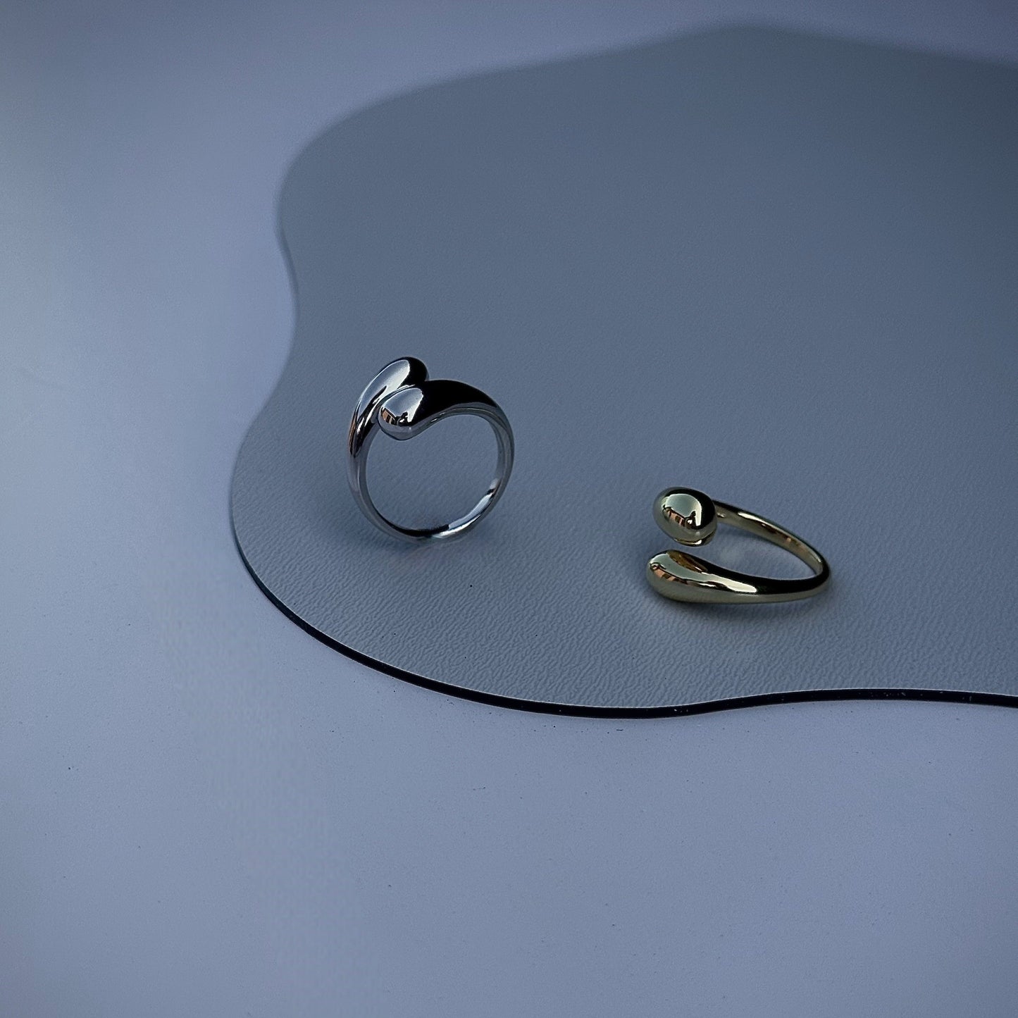 Gia resizeable ring gold silver