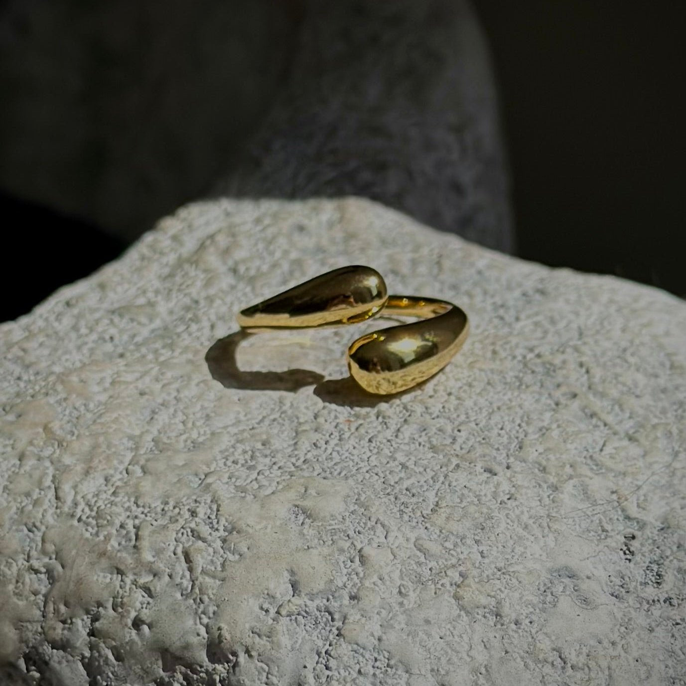 gia resize-able ring gold