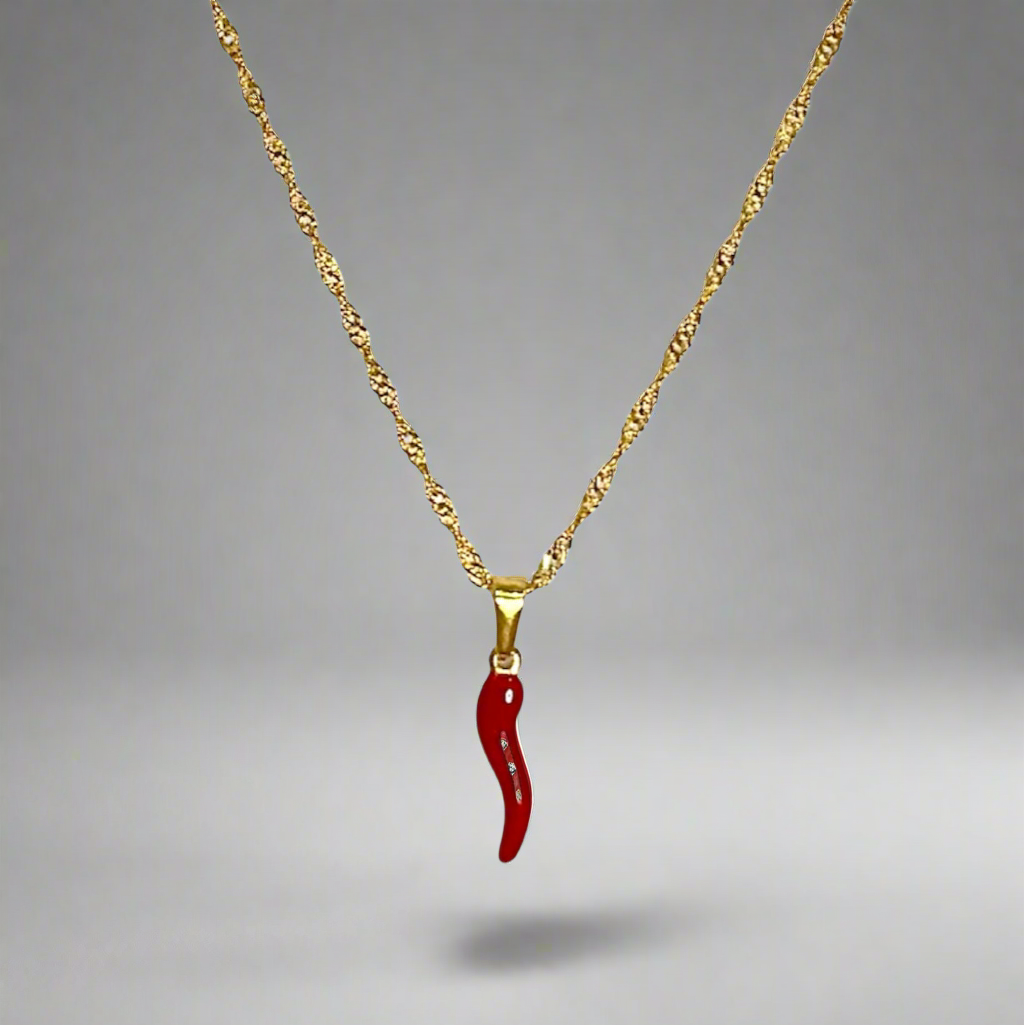 Coni necklace with twist chain adding class