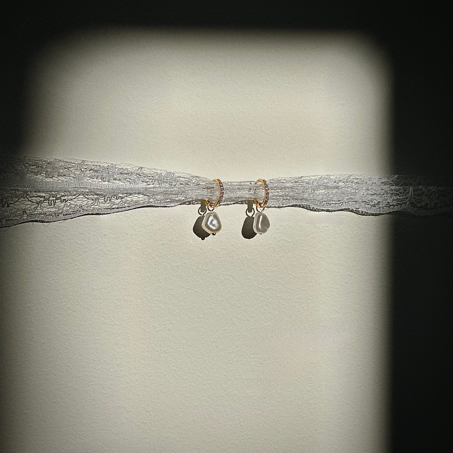 'Mila' Pearl Hoops Gold/Silver