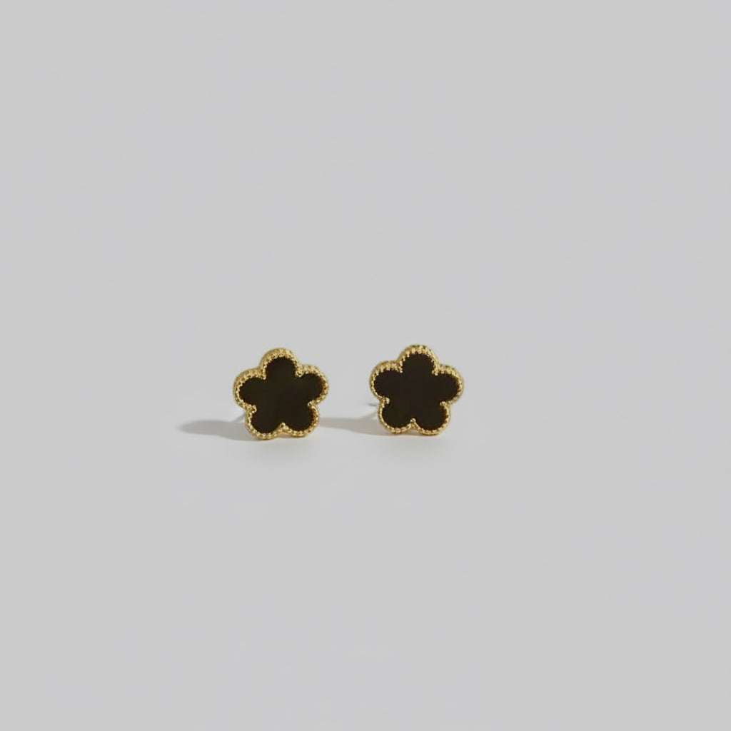 ‘Deppei’ Clover Earrings Gold (black/gold)