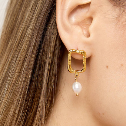 'Mia' Pearl Earrings Gold